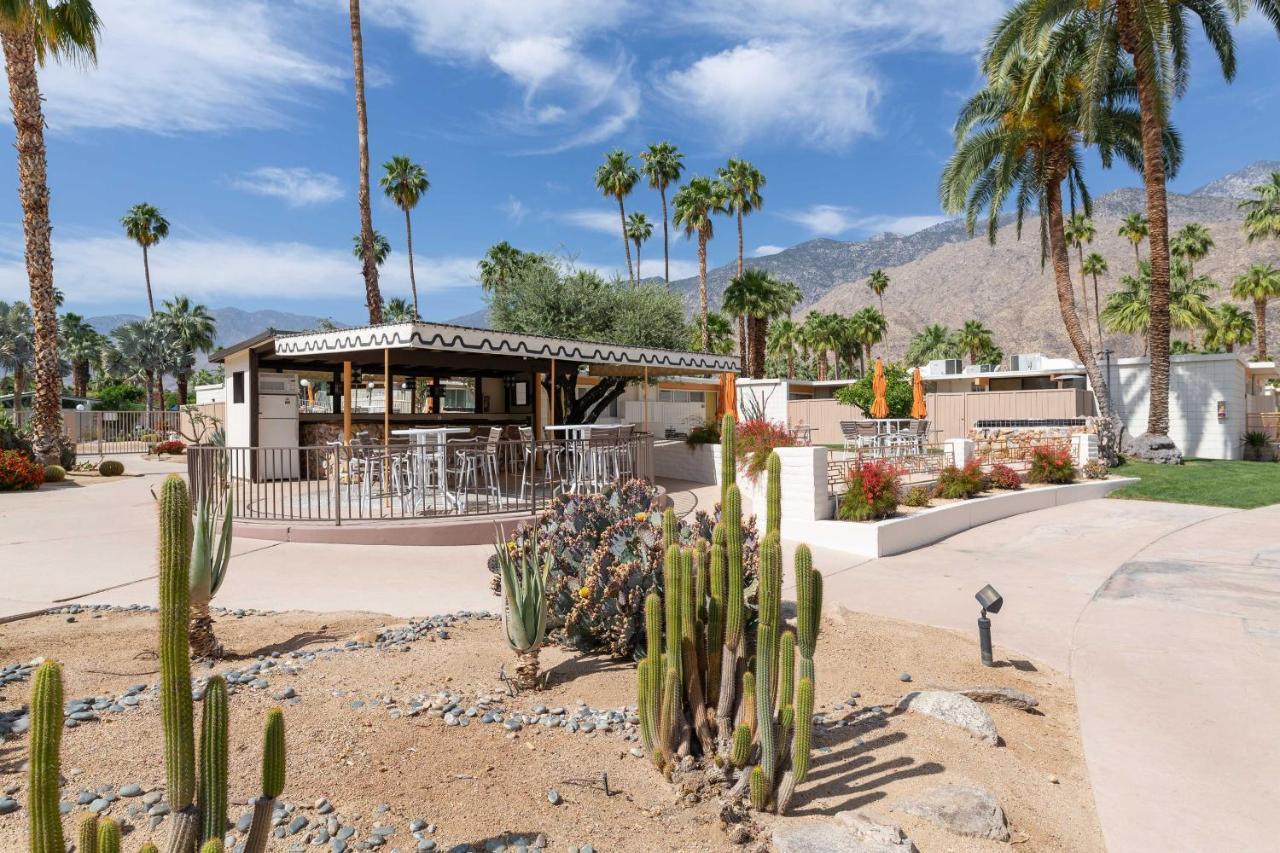 Mid-Century Palm Springs Bungalow With Patio! Exterior photo